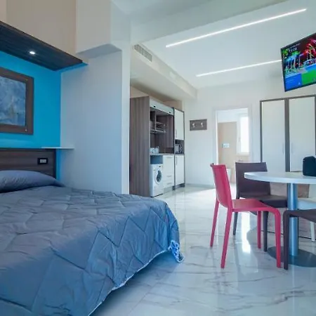 Aparthotel Mariaelena - Momena