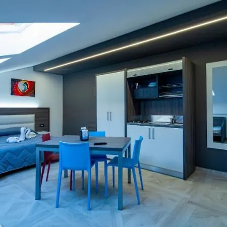 Aparthotel Mariaelena - Momena