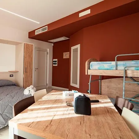 Mariaelena - Momena Aparthotel